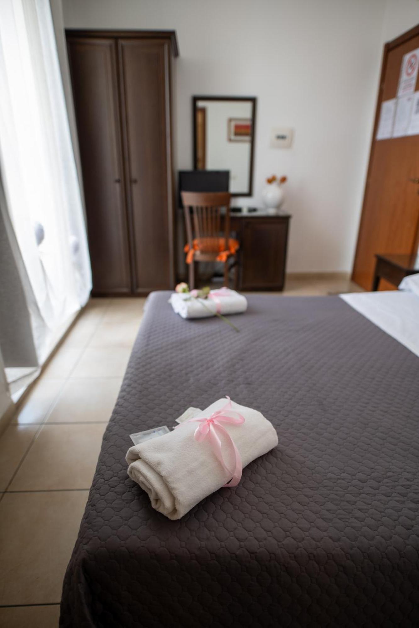 B&B Regina Carolina กัลตาจีโรเน ภายนอก รูปภาพ