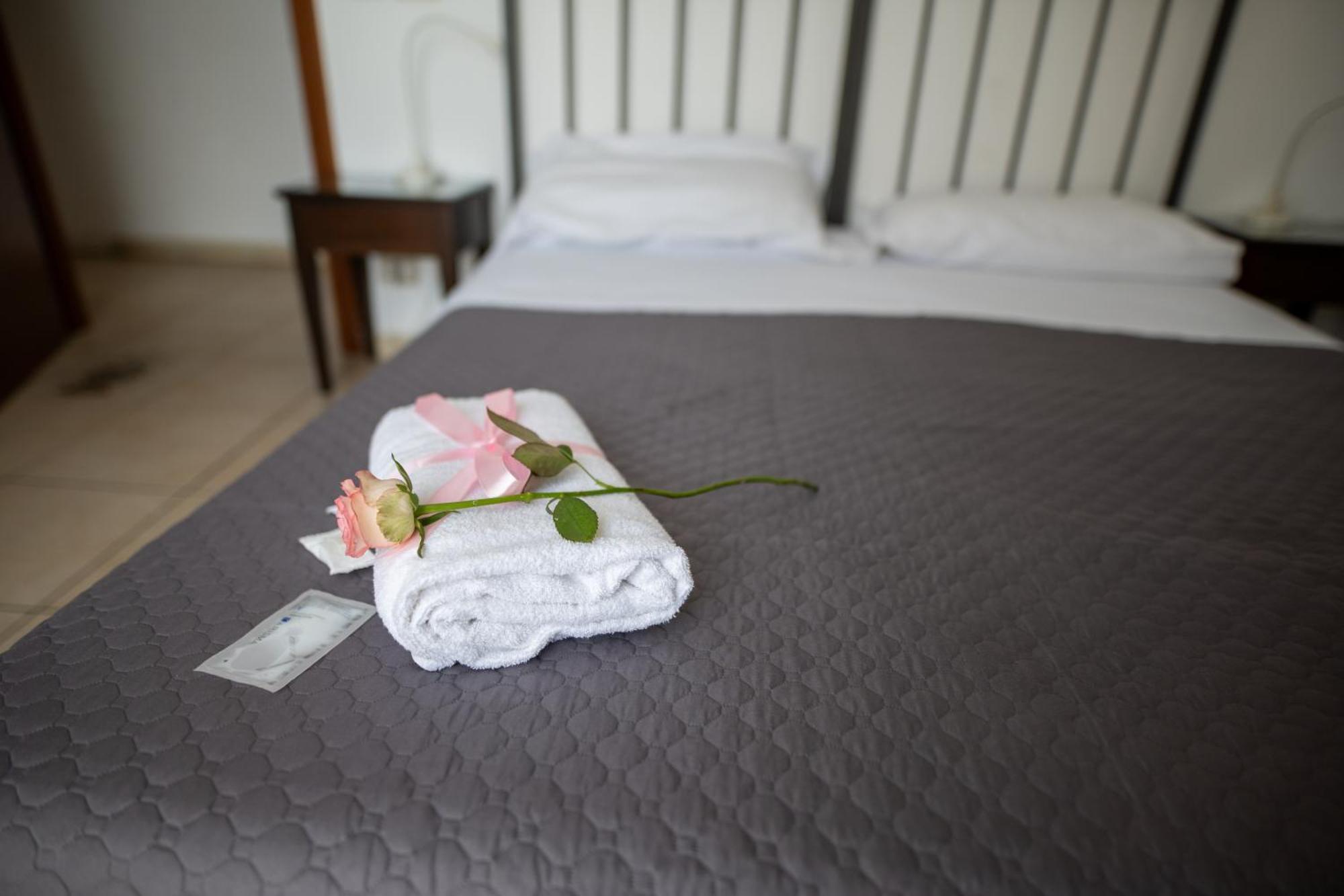 B&B Regina Carolina กัลตาจีโรเน ภายนอก รูปภาพ