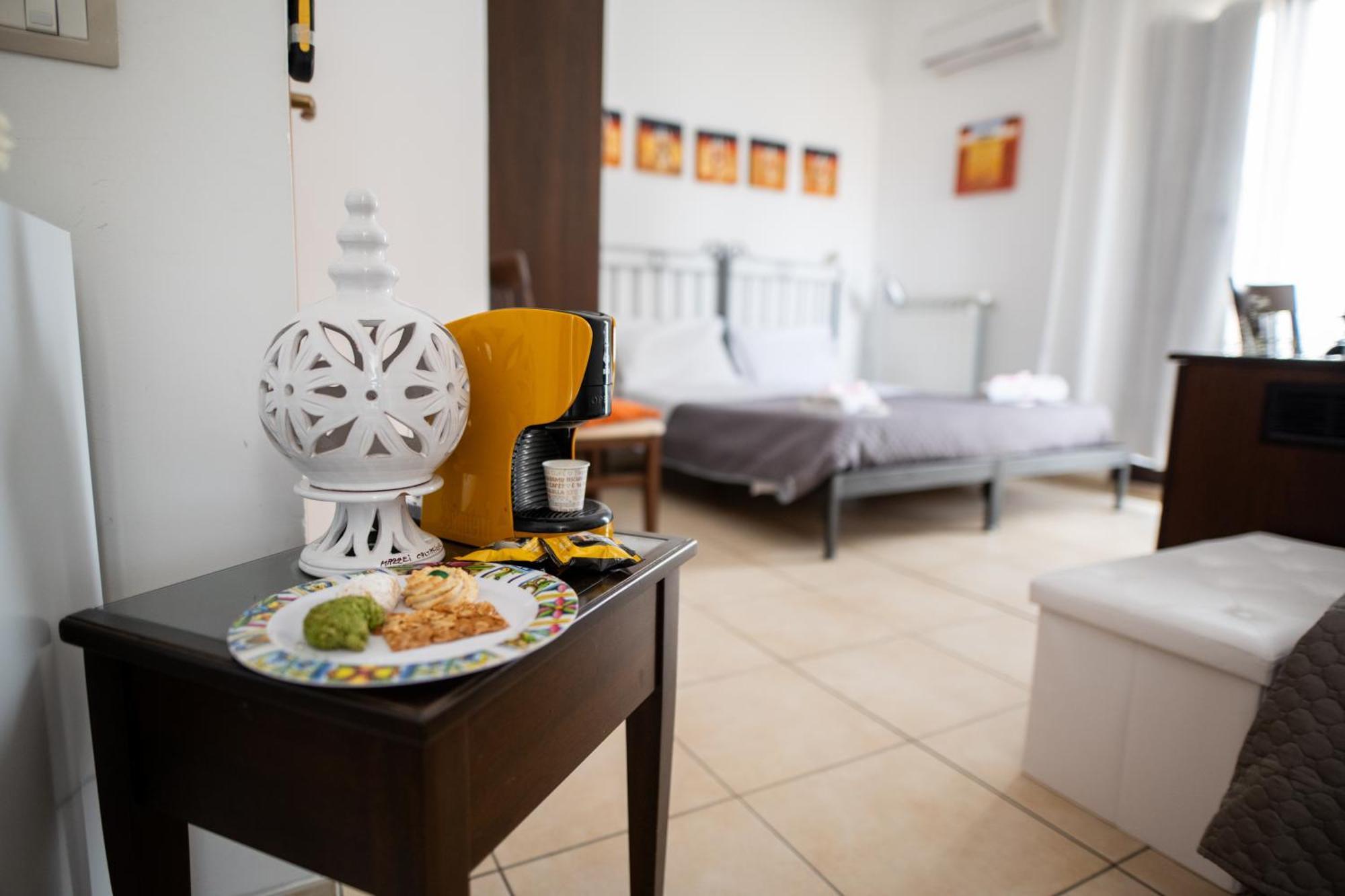 B&B Regina Carolina กัลตาจีโรเน ภายนอก รูปภาพ