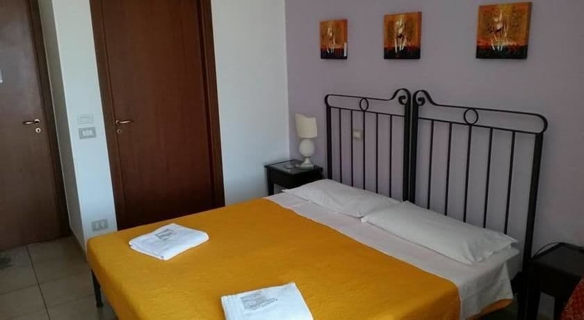 B&B Regina Carolina กัลตาจีโรเน ภายนอก รูปภาพ